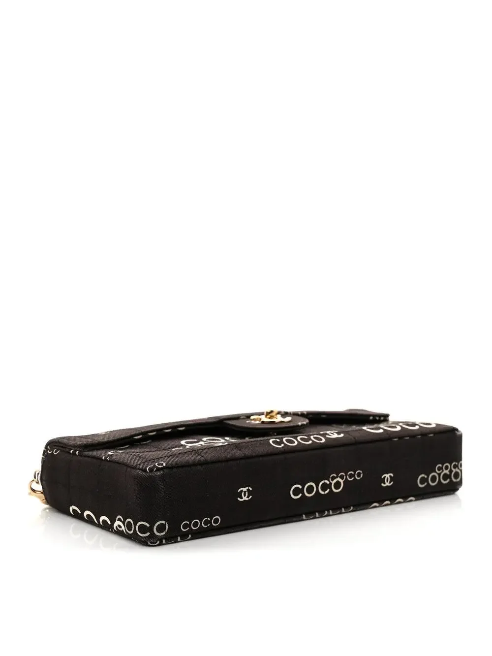 CHANEL indulge timeless